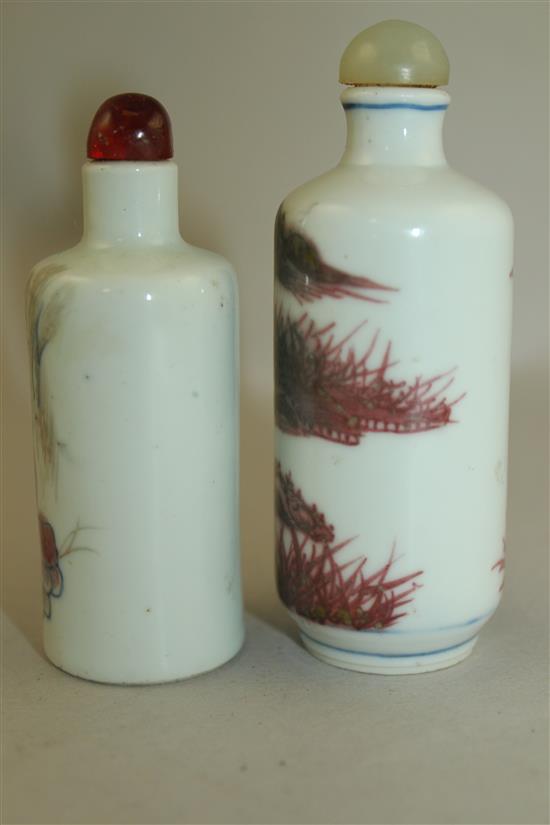 Two Chinese underglaze blue and copper red cylindrical snuff bottles, 1830-1900, 7cm